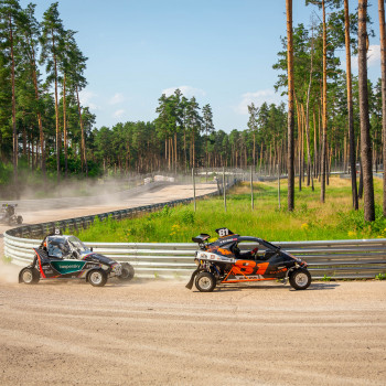 Latvijā atklāta rallijkrosa sezona, 80 dalībnieki sarūpē spraigas cīņas katrā Biķernieku trases līkumā